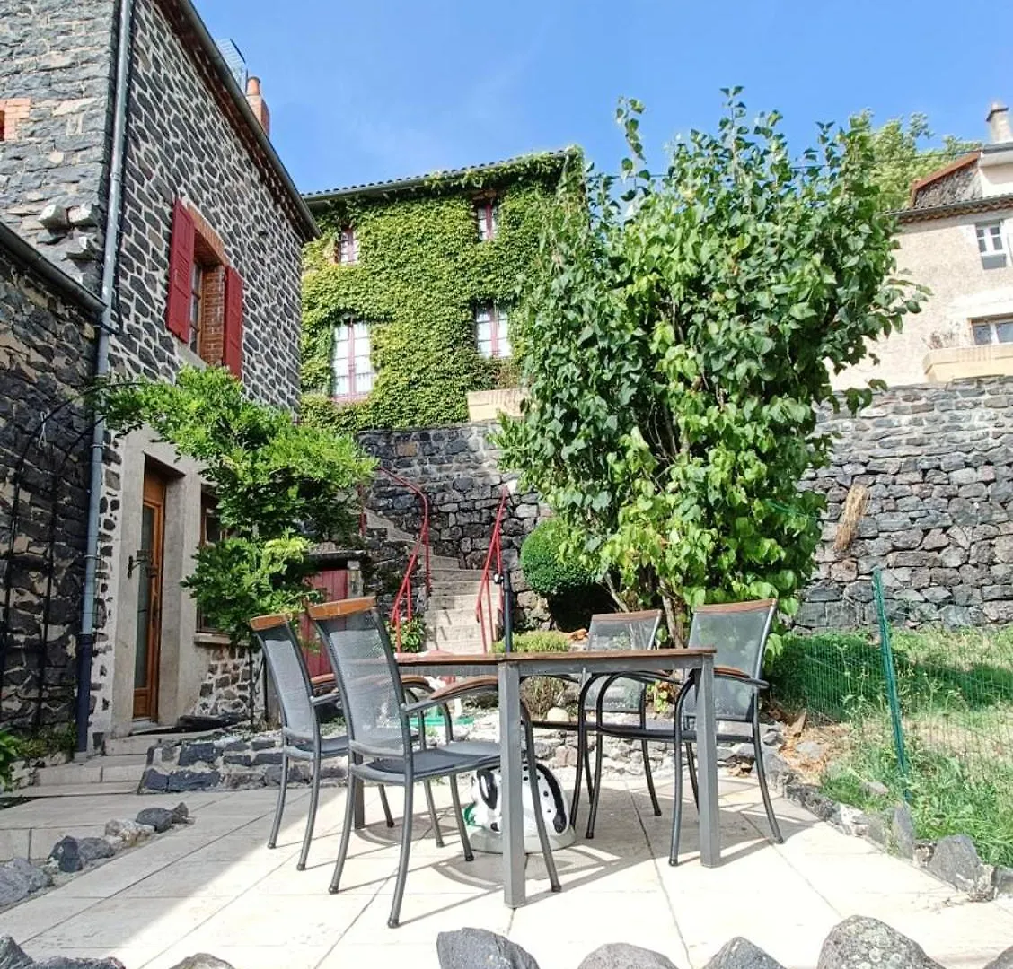 Le Carpe Diem Villa Saint-Privat-d'Allier 0*,